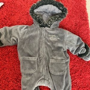 Very warm fuzzy babies bodysuit for snow time